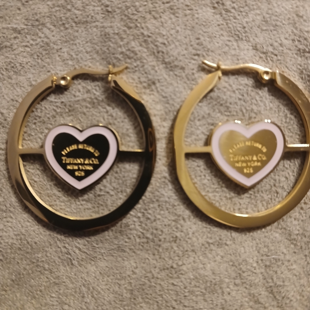 Fashion Inspired Gold and Black Heart Earrings.